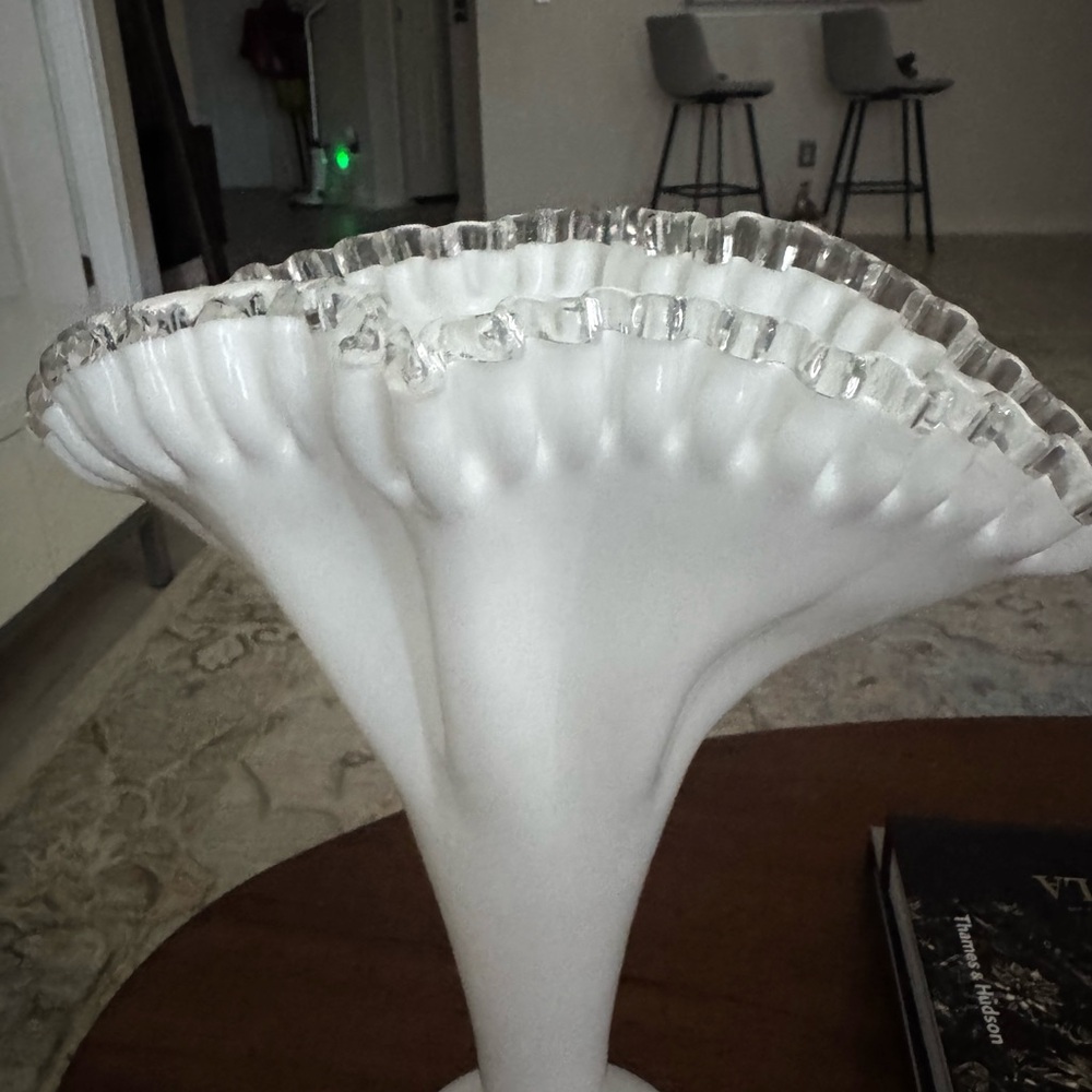 Vintage "Large" Fenton Silvercrest Petticoat Fan Vase 13" tall - Picture 9 of 13